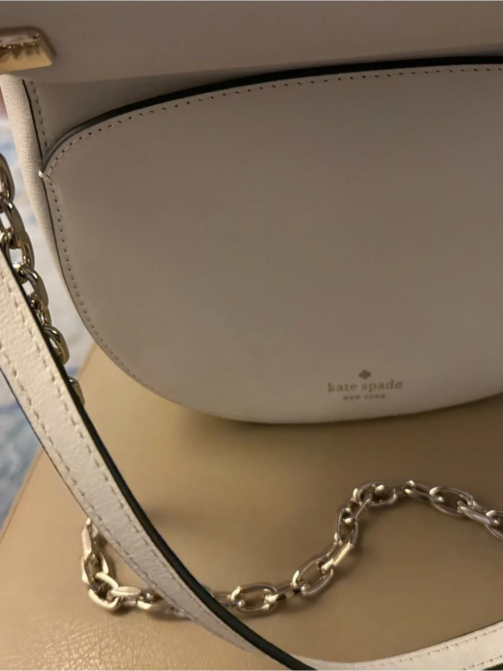 kate spade white Leather Shoulder Bag with Gold Chain,never used